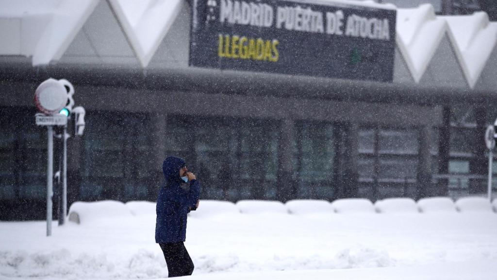 Vista de la estación de Atocha en plena nevada.