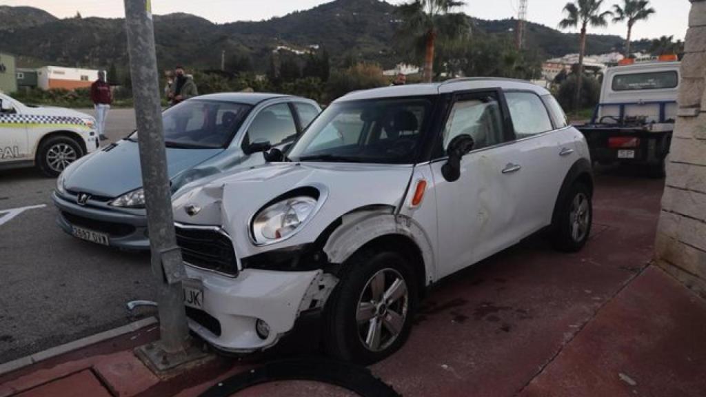 Vehículo en el que viajaban las dos víctimas.