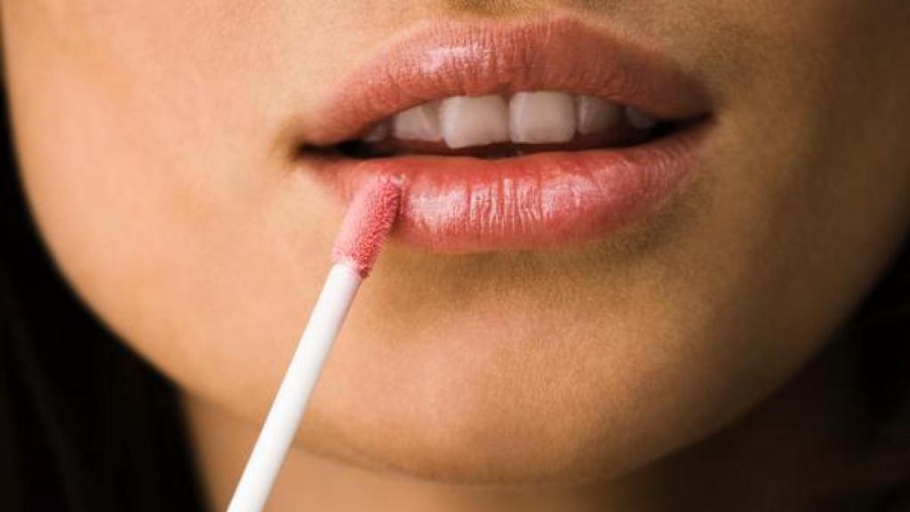 Alerta por contaminantes en los cosméticos más populares: su riesgo para la salud Alerta por contaminantes en los cosméticos más populares: su riesgo para la salud