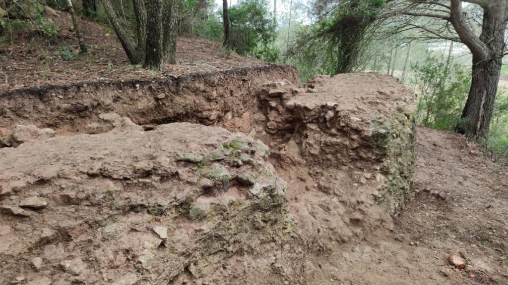 Excavación en el contrafuerte del segundo tramo del acueducto, en el término de Vallmoll (Alt Camp)