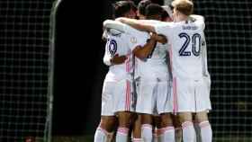 Los jugadores del Real Madrid Castilla celebran un gol