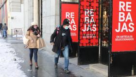 Una calle comercial de Madrid tras la nevada de Filomena.