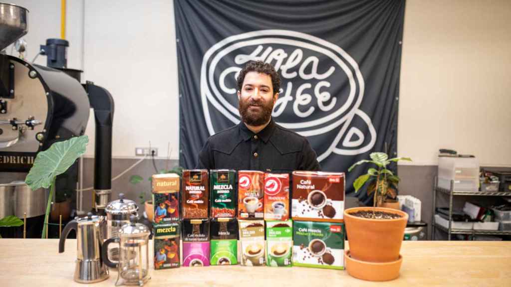 Los 12 cafés -6 naturales y 6 mezcla- analizados por Nolo Botana, maestro tostador de 'Hola Coffee'.