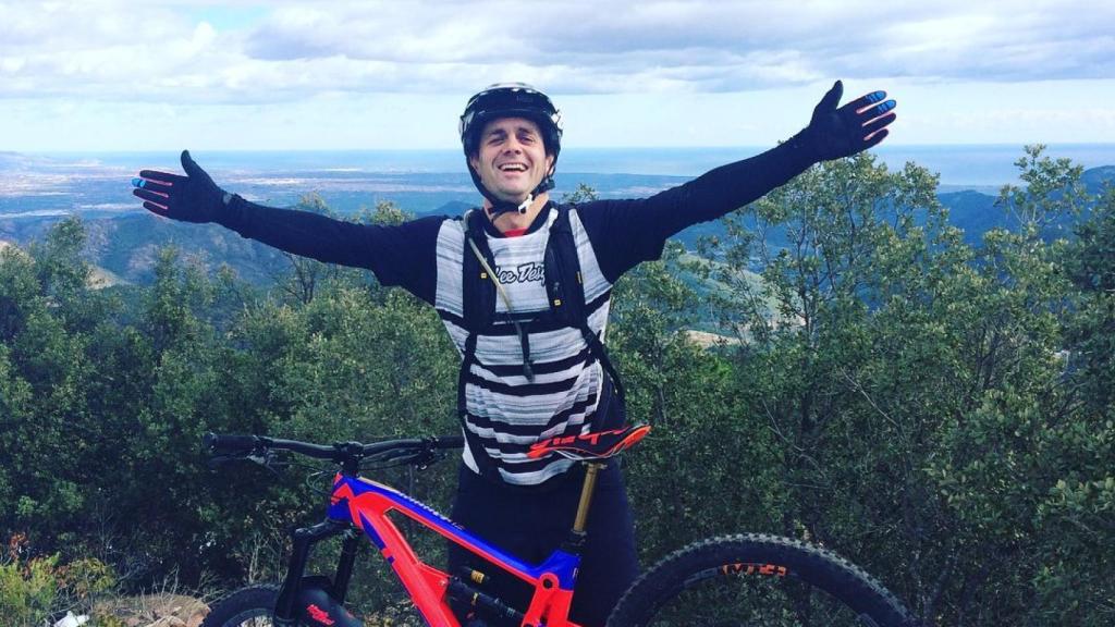 Arturo Tizón durante una salida en bicicleta