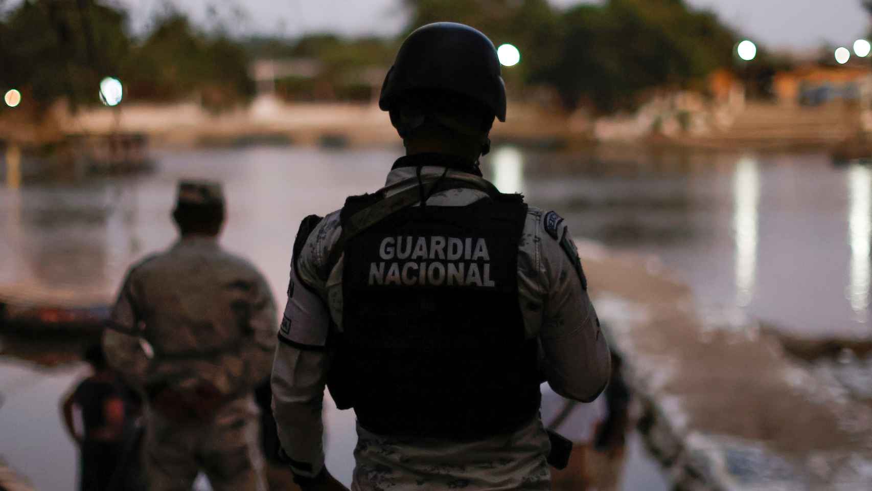 La Guardia Nacional junto al río Suchiate.