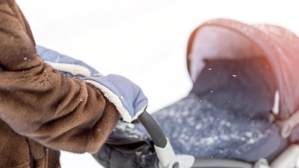 Los mejores accesorios para el carrito de bebé para evitar el frío