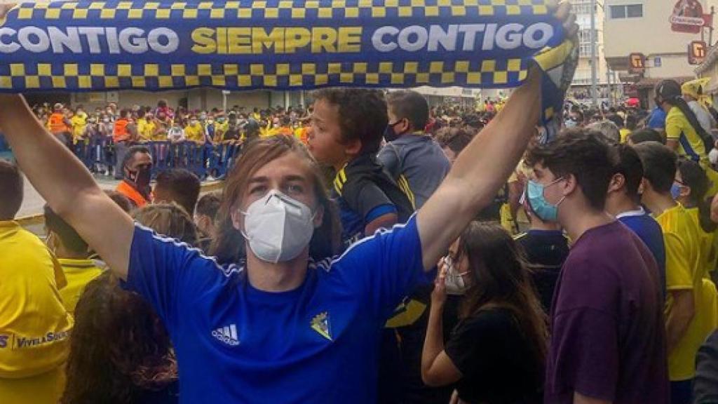 Pedro Benito celebrando el ascenso del Cädiz