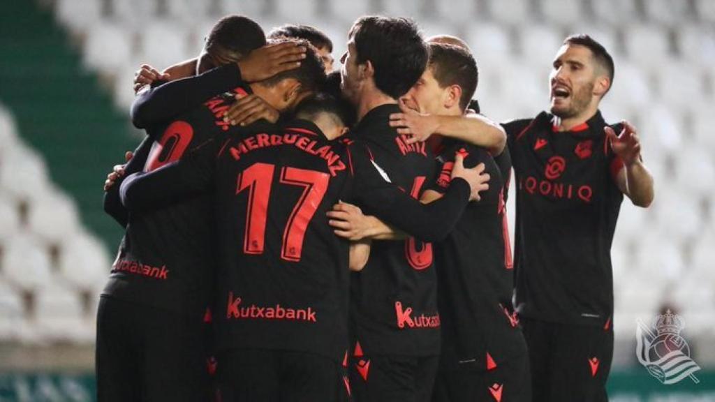 Los jugadores de la Real Sociedad celebran el gol de Willian José al Córdoba en la Copa del Rey