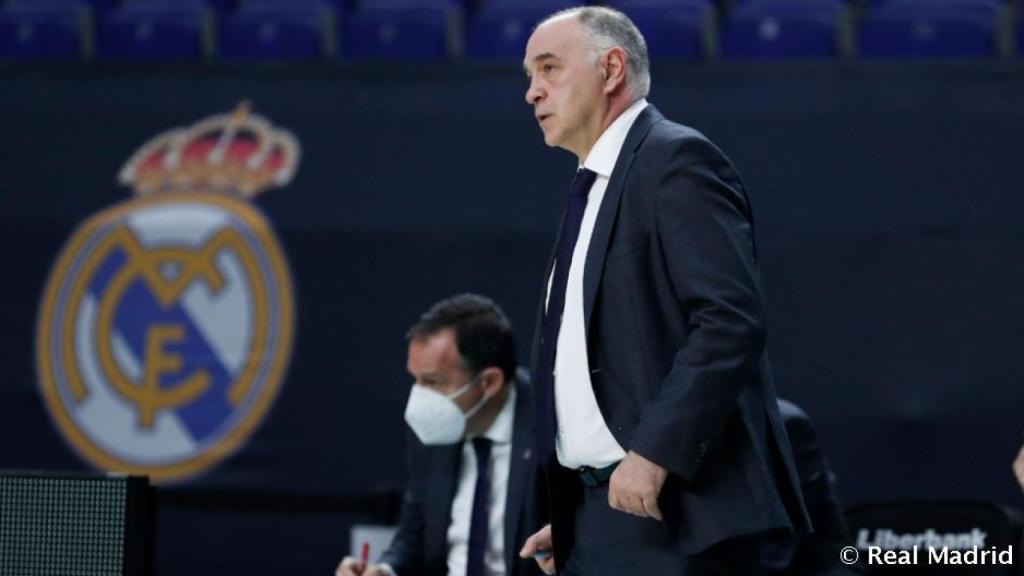 Pablo Laso en el banquillo del Real Madrid