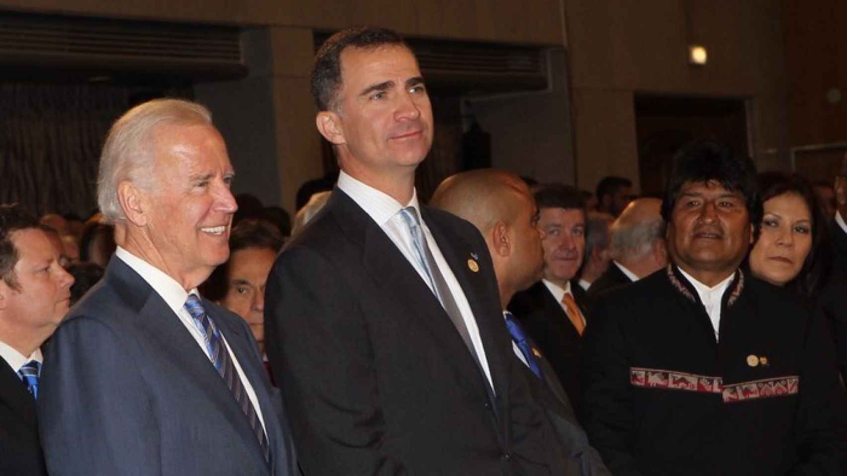 El todavía Príncipe Felipe, junto al entonces vicepresidente Joe Biden, en la toma de posesión de Michelle Bachelet, en Chile, en marzo de 2014.