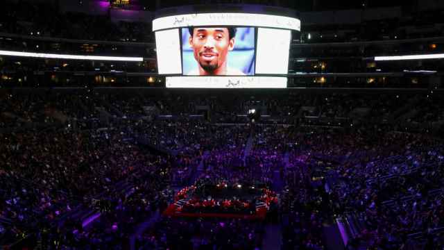 El funeral de Kobe Bryant en el Straples Center