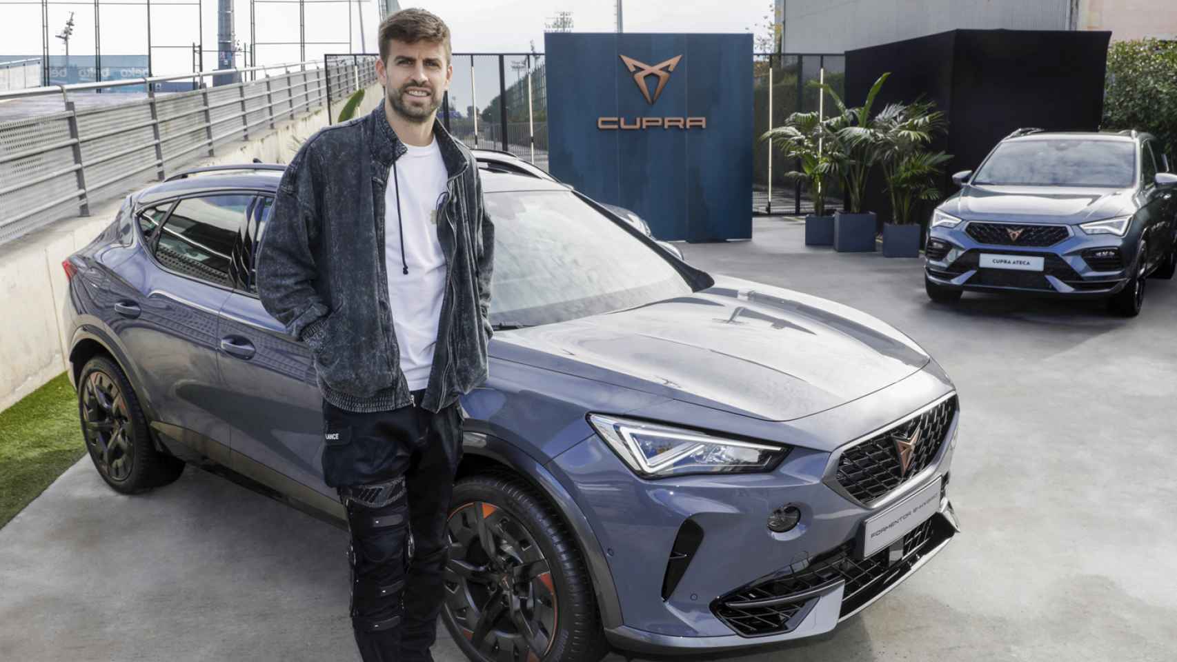 Gerard Piqué junto al Cupra Formentor, el SUV deportivo de la marca de Seat.