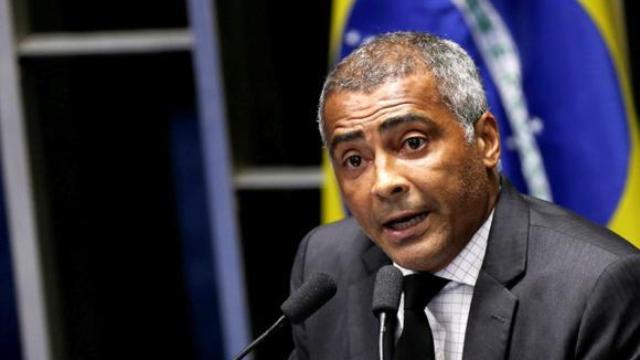 Romario, en su labor como político