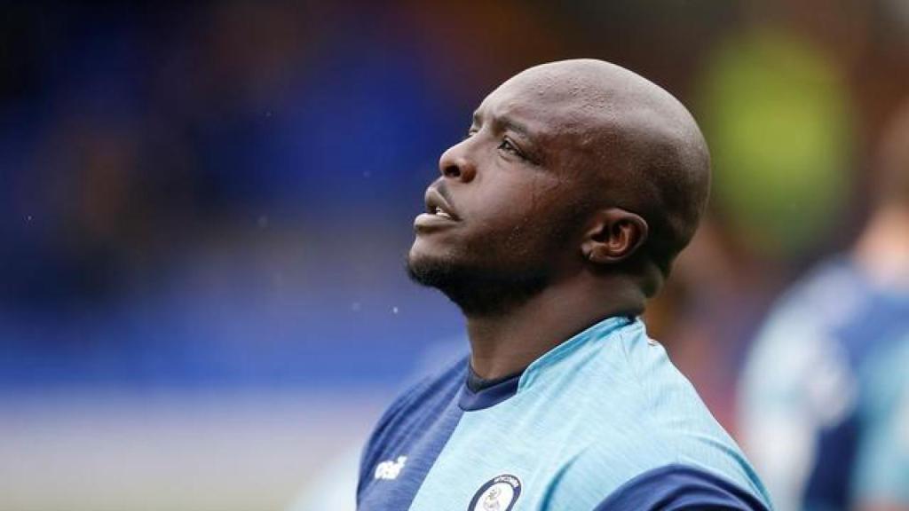 El futbolista Adebayo Akinfenwa