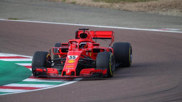 Carlos Sainz Jr. con un Ferrari en Fiorano