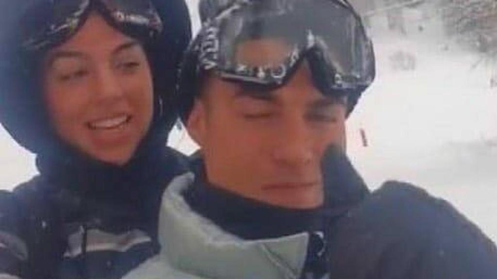 Cristiano Ronaldo y Georgina Rodríguez, en la nieve