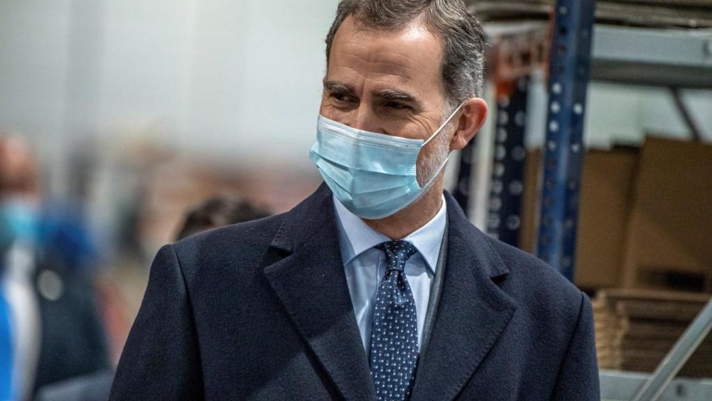 El rey Felipe VI en las instalaciones de SEUR en Illescas, Toledo, el pasado lunes.