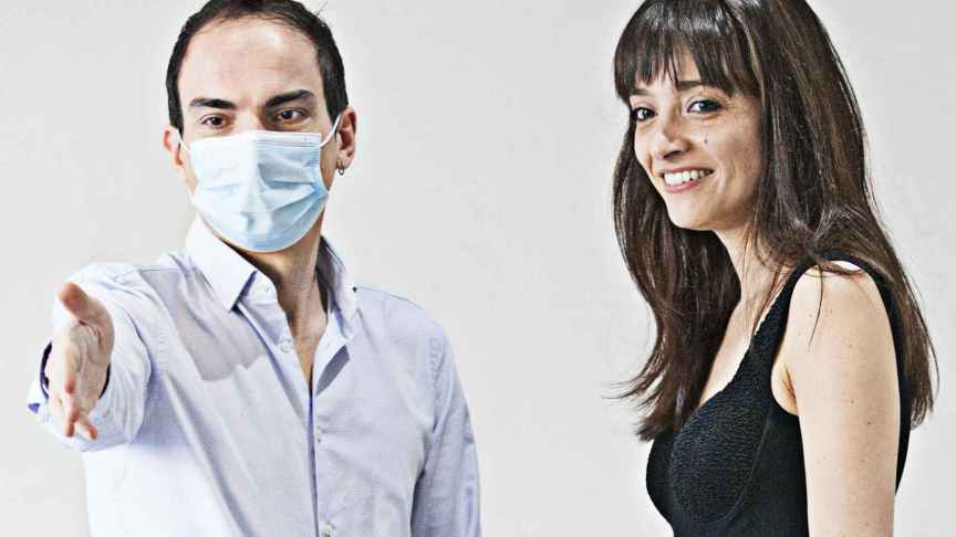 Alberto Conejero con la actriz Zaira Montes en un ensayo de 'Paloma negra'. Foto: Susana Martín