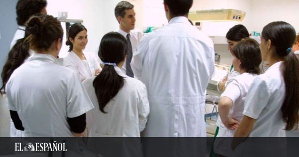 Sanidad obliga to present the title of Medicina en español o bilingüe para acceder al examen MIR