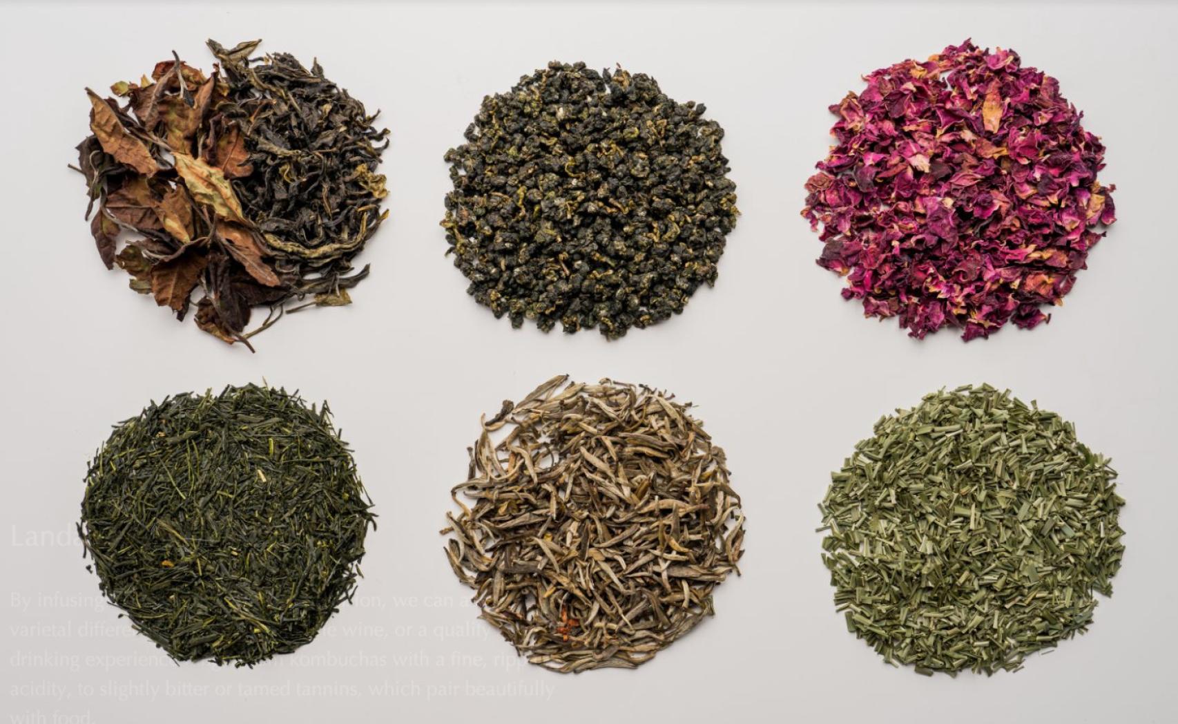 El té proviene de plantaciones sostenibles de Japón, China, India, Sri Lanka y África.