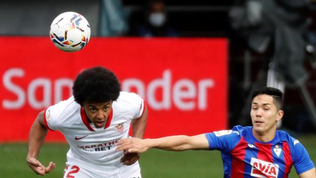 Koundé en un partido contra el Eibar