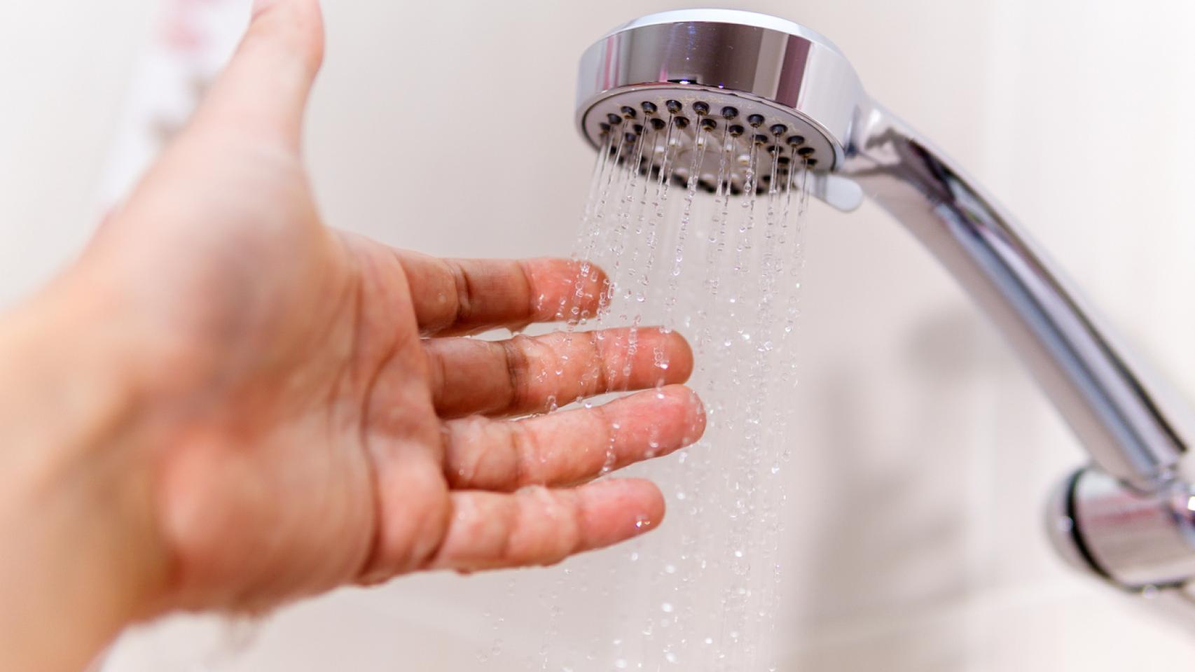 La alcachofa de ducha con filtro iónico más vendida de  que  convertirá tu baño en un spa
