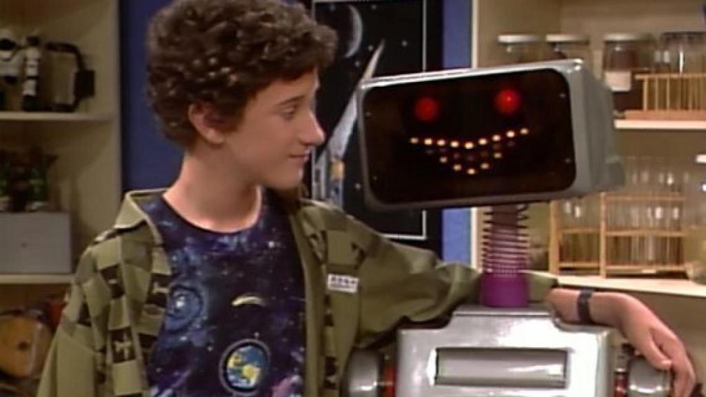 Screech y el robot Kevin en 'Salvados por la campana'