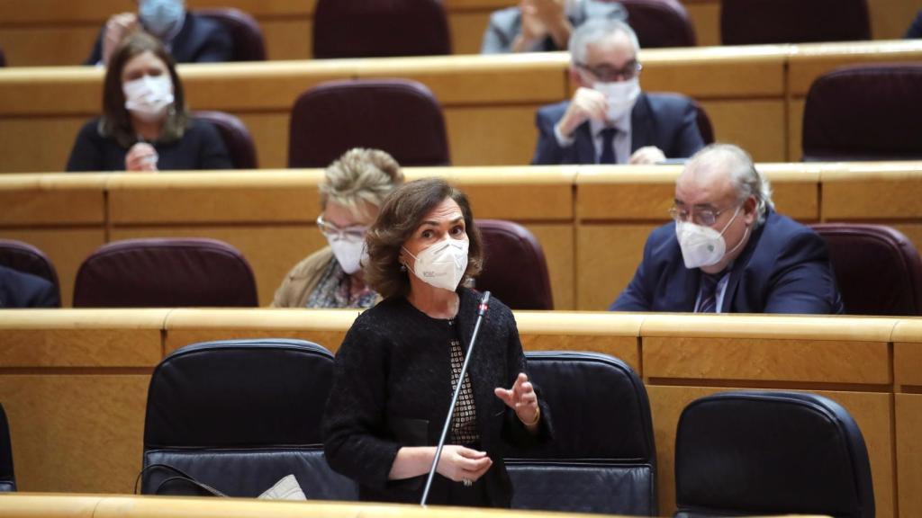 La vicepresidenta primera del Gobierno, Carmen Calvo, interviene en la sesión de control al Gobierno en el Senado.