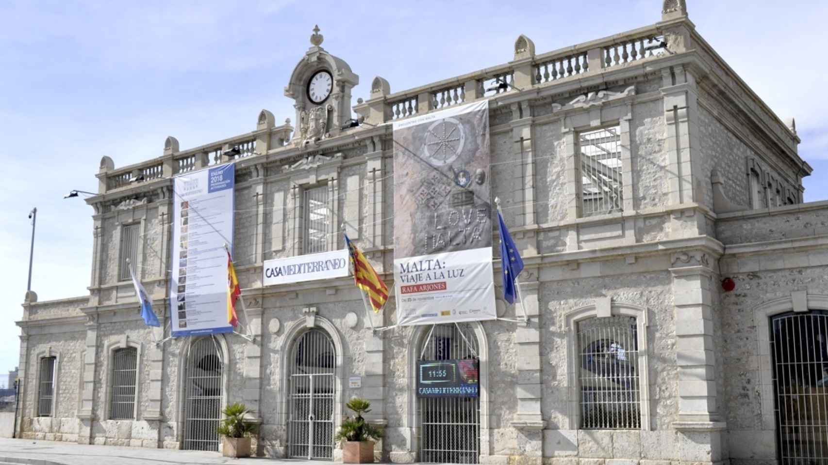 Casa Mediterráneo, ubicada en la antigua estación de Murcia, y donde terminan las vías de Adif.
