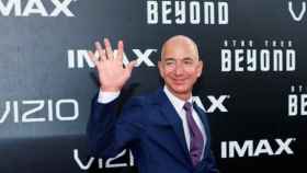 Jeff Bezos cambia Amazon por los medios y la carrera especial tras duplicar su fortuna con la Covid