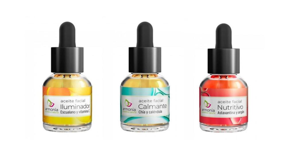 Aceites vegetales enriquecidos por ingredientes activos que nutren y calman a la piel.