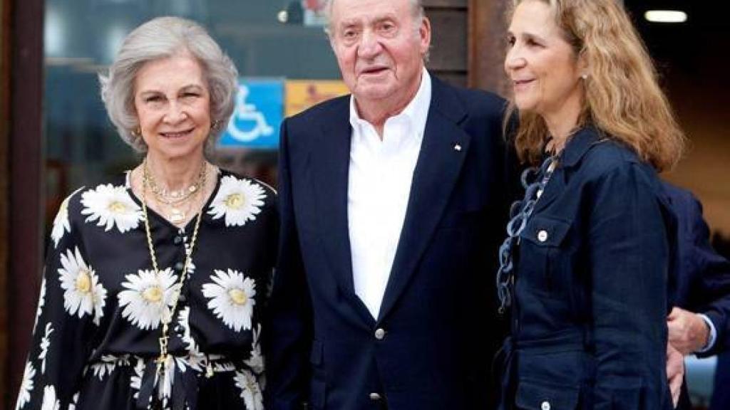 La infanta Elena junto a sus padres.