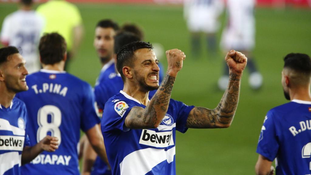 Joselu celebra su gol frente al Real Valladolid