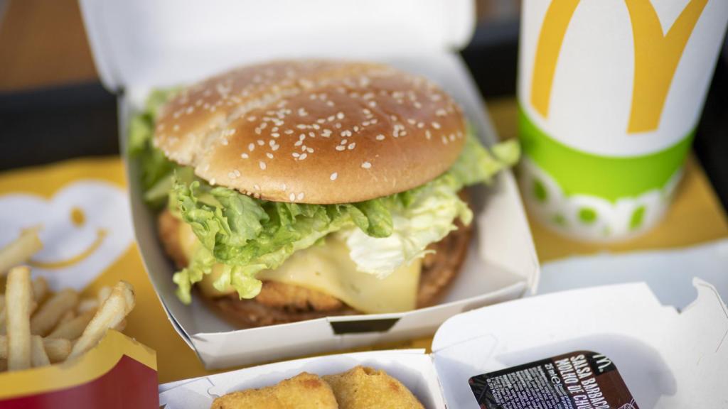 Este 2021 se lanzarán más productos de pollo como la hamburguesa American Style Chicken o los McNuggets.