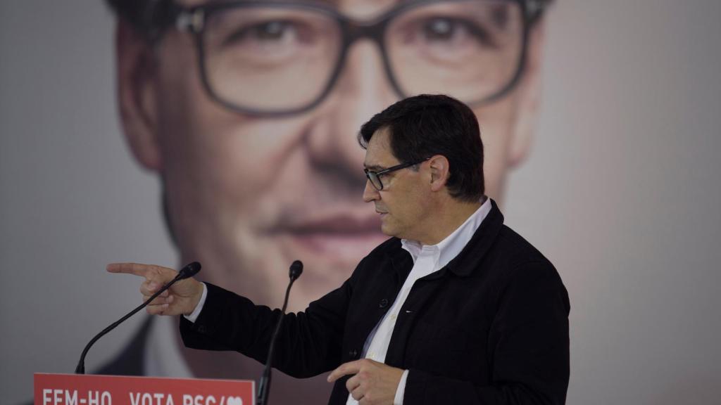 Salvador Illa, en un mitin de la campaña de las elecciones autonómicas en Cataluña del 14-F.