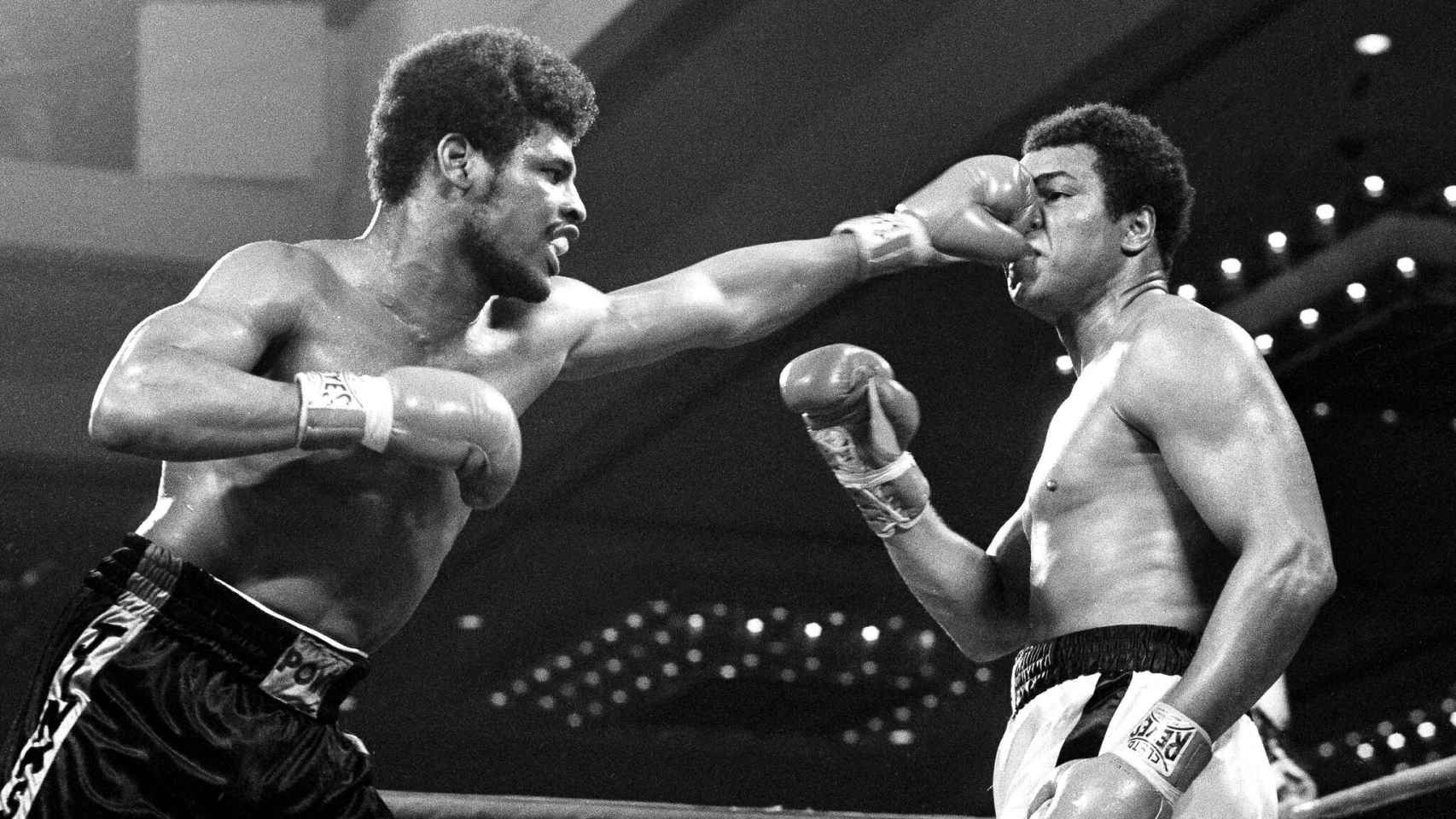 Leon Spinks, en la pelea frente a Muhammad Ali