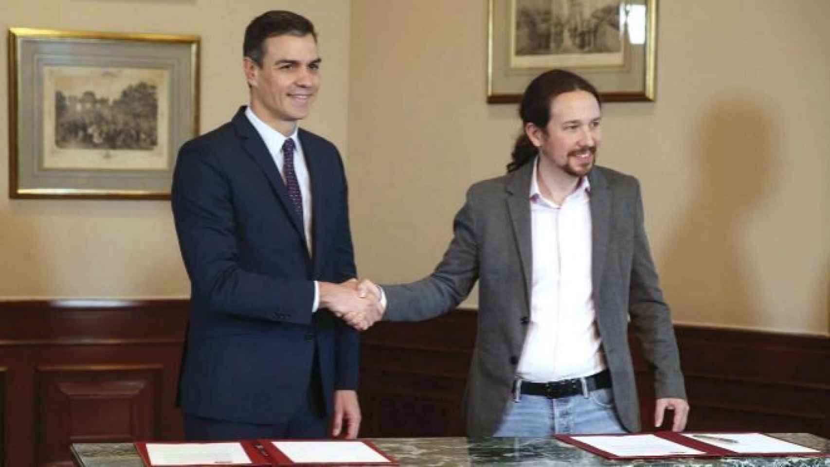 Sánchez e Iglesias, en 2019 tras firmar su preacuerdo de Gobierno.