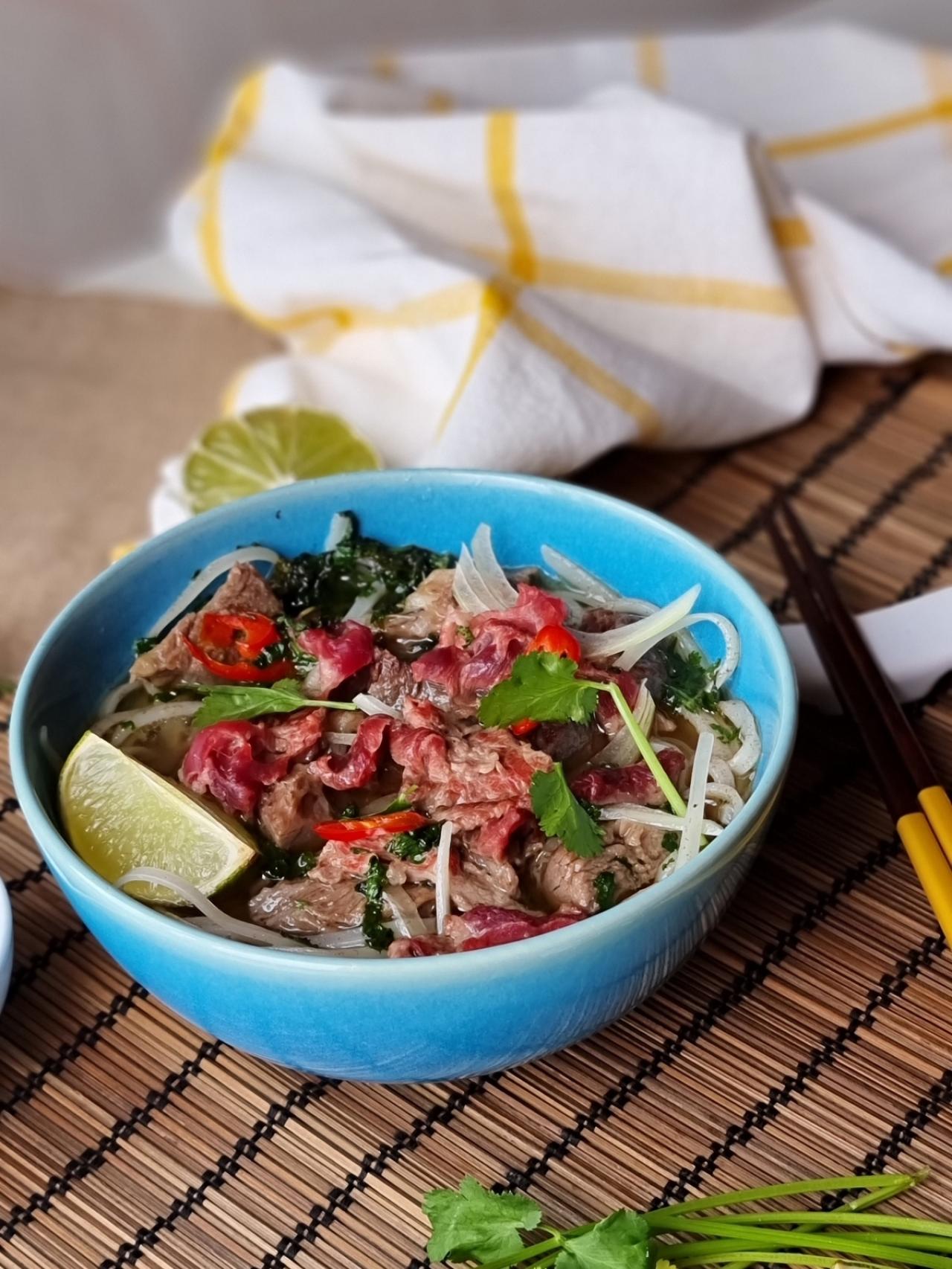 Sopa de ternera ligera, la auténtica receta vietnamita de Pho Bo