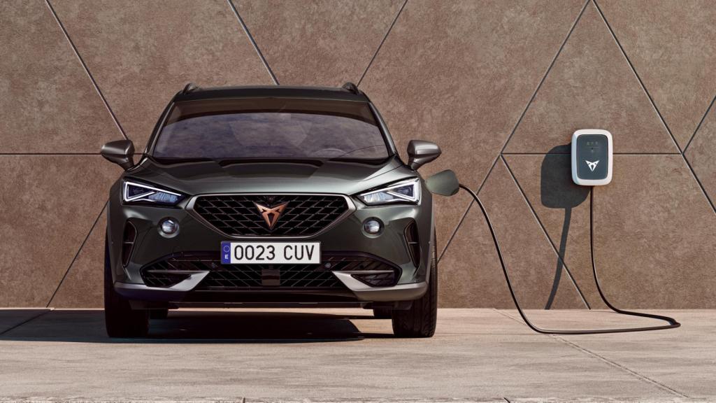 Este SUV híbrido enchufable tiene la etiqueta CERO de la DGT.