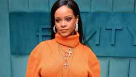 La cantante Rihanna en la presentación de su última colección de maquillaje.