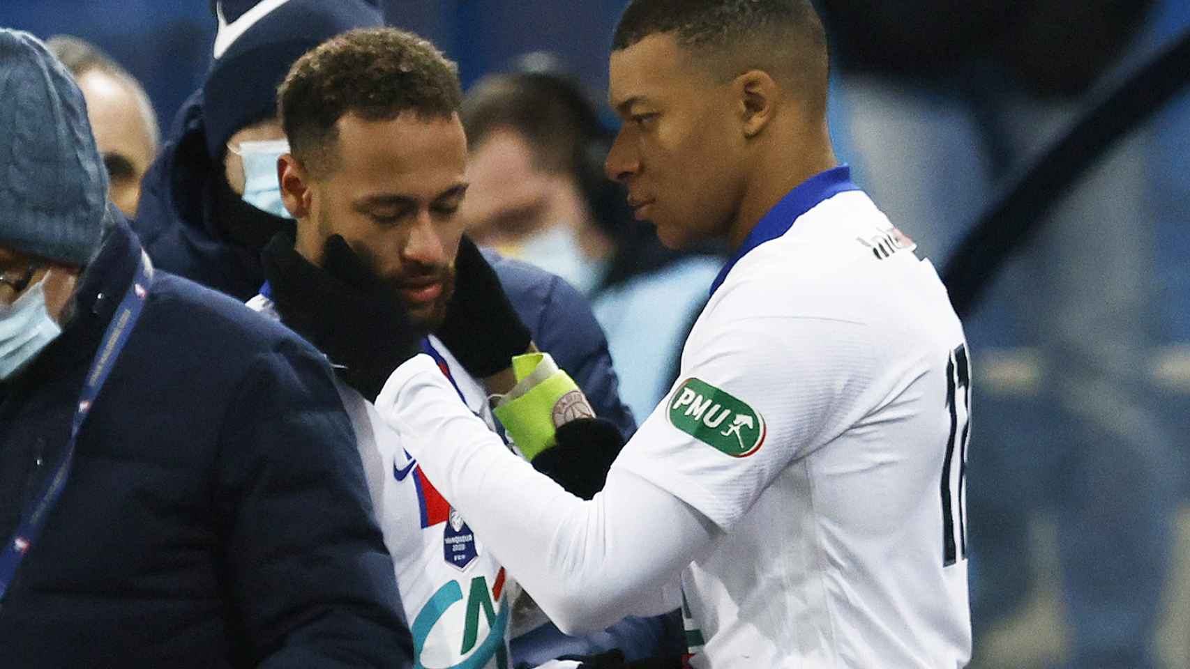 Kylian Mbappé anima a Neymar tras su lesión