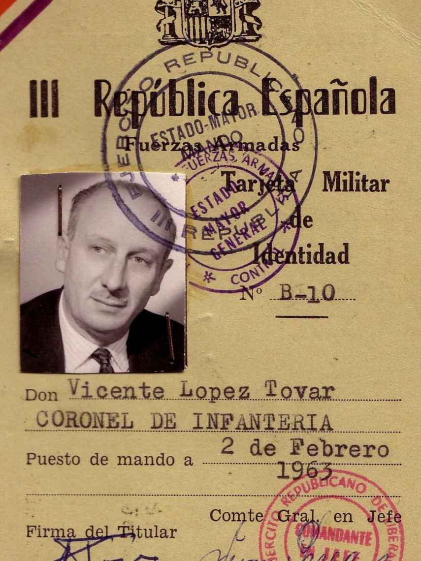 Carné de identidad del comandante maqui López Tovar.