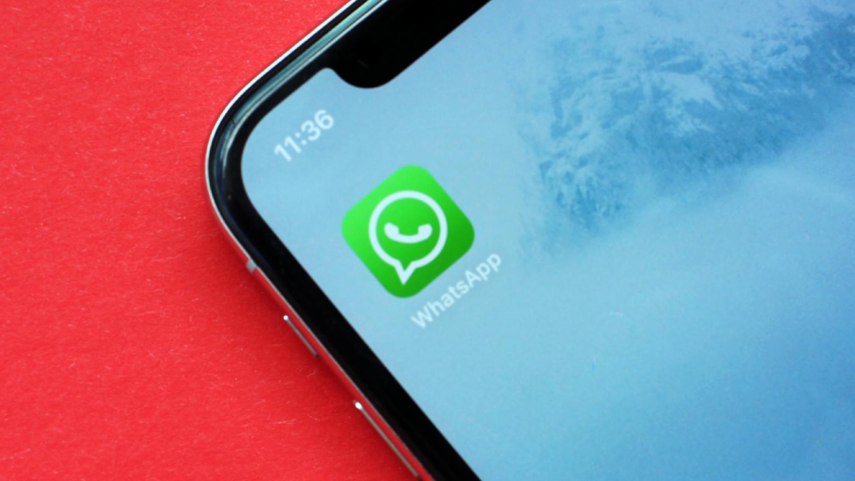La app de WhatsApp en un móvil.