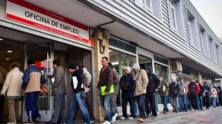 El paro de la eurozona marca un nuevo mínimo histórico del 6,5% con España a la cabeza con el 12,7%