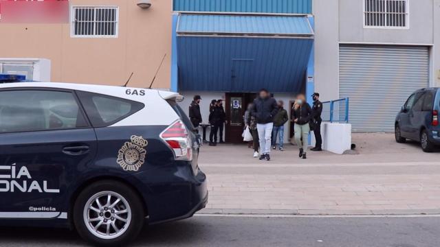 Fiesta ilegal en un polígono de Alicante.