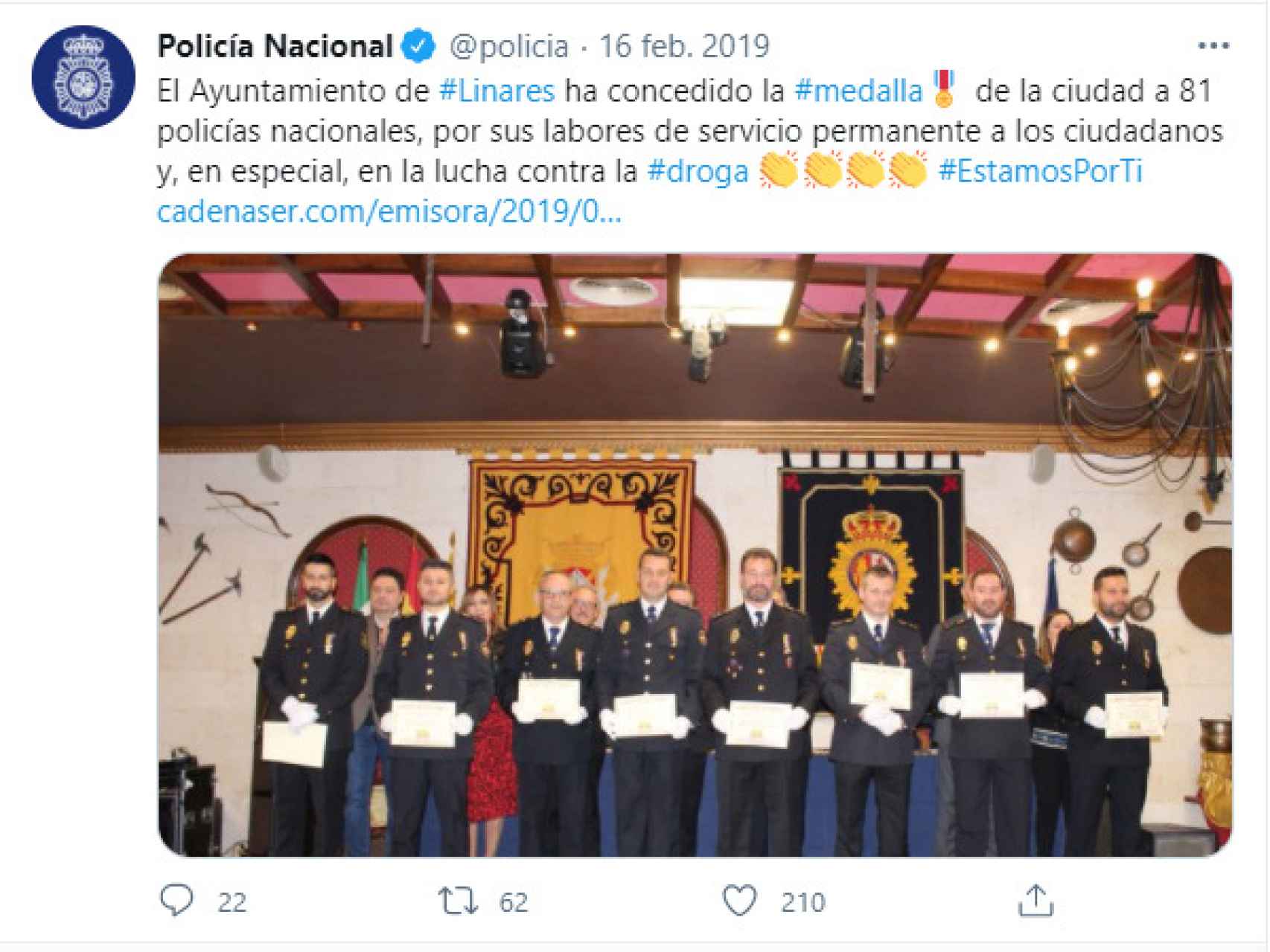 La Policía Nacional difundió en Twitter el premio que recibió la Comisaría de Linares.