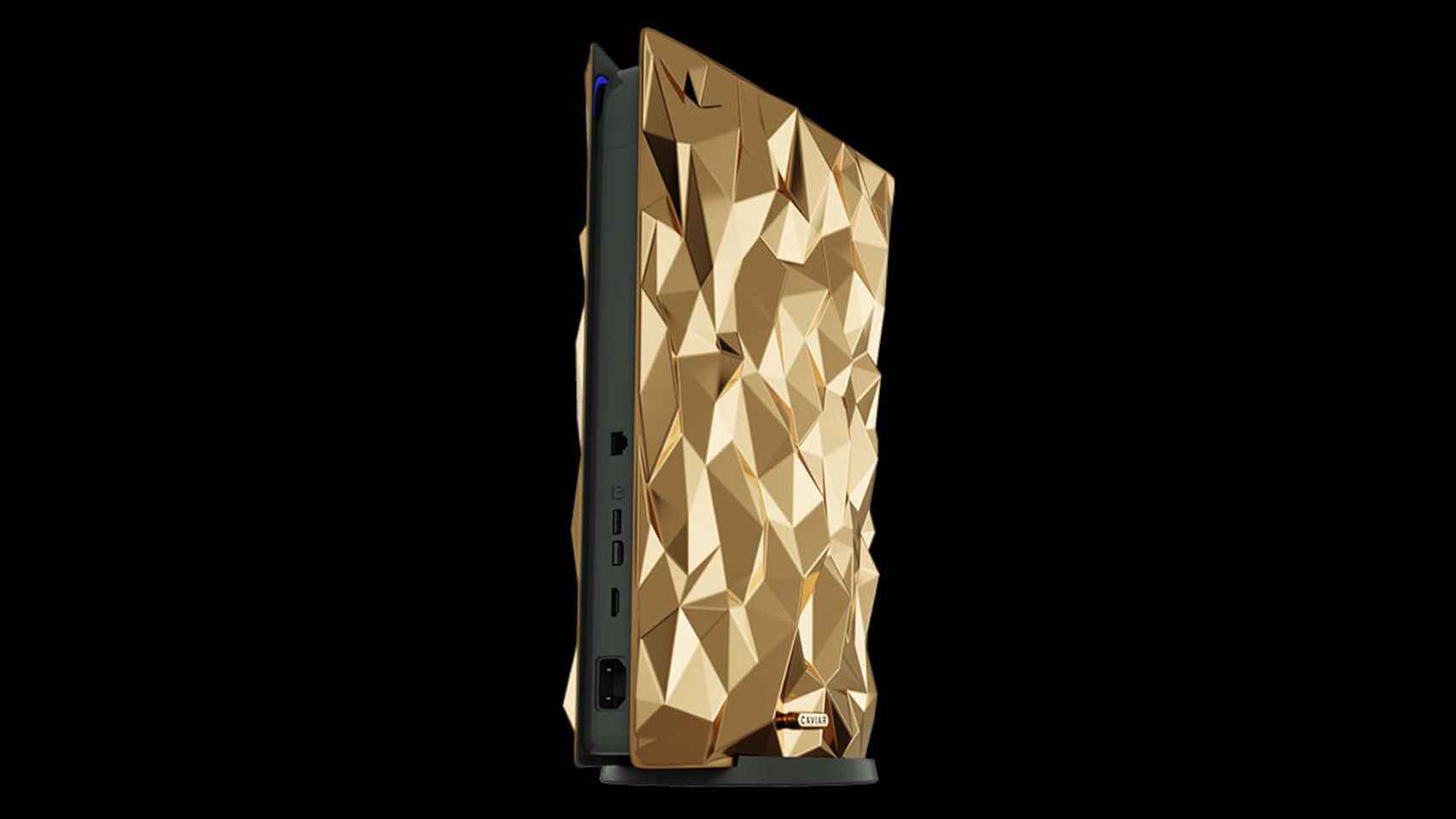Una PlayStation 5 cubierta de oro