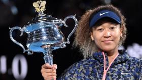 Naomi Osaka, con el título del Abierto de Australia 2021