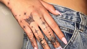 Imagen de una mano tatuada vista en las redes sociales.
