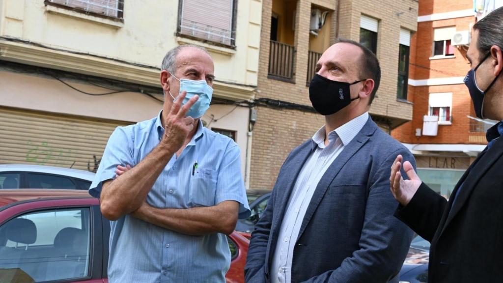 Rubén Martínez Dalmau, en el centro. EE